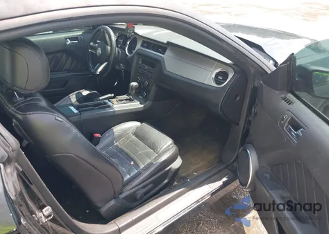 2014 Ford Mustang V6 Premium z USA, uszkodzony, nr VIN 1ZVBP8AM1E5210862